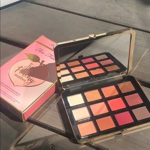 Just Peachy Mattes Eye Shadow Palette 🍑